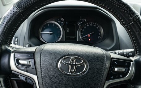 Toyota Land Cruiser Prado 150 рестайлинг 2, 2019 год, 6 150 000 рублей, 20 фотография