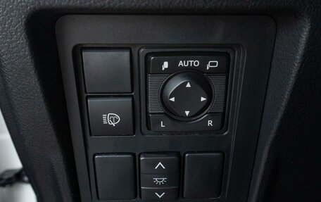 Toyota Land Cruiser Prado 150 рестайлинг 2, 2019 год, 6 150 000 рублей, 23 фотография