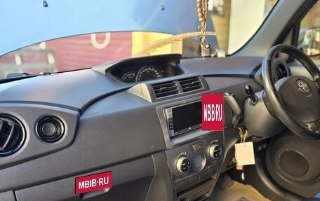 Toyota bB II рестайлинг, 2006 год, 710 000 рублей, 4 фотография