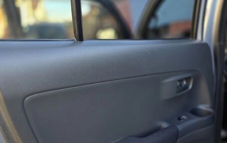 Toyota bB II рестайлинг, 2006 год, 710 000 рублей, 19 фотография