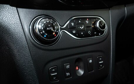 Renault Sandero II рестайлинг, 2017 год, 880 000 рублей, 11 фотография