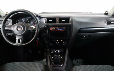 Volkswagen Jetta VI, 2011 год, 519 000 рублей, 7 фотография