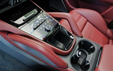 Porsche Cayenne III, 2025 год, 29 965 000 рублей, 16 фотография