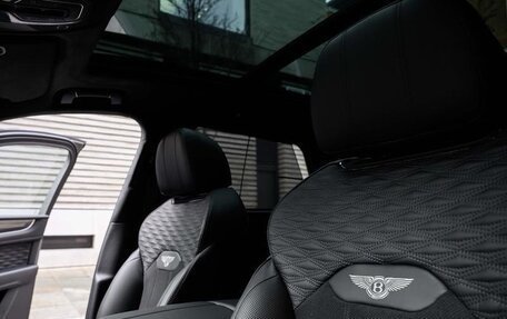 Bentley Bentayga I, 2025 год, 37 800 000 рублей, 11 фотография