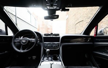 Bentley Bentayga I, 2025 год, 37 800 000 рублей, 7 фотография