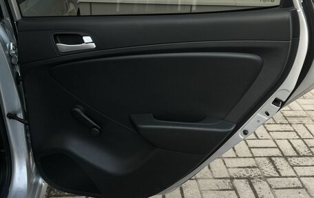 Hyundai Solaris II рестайлинг, 2012 год, 750 000 рублей, 16 фотография