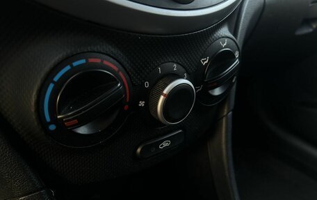 Hyundai Solaris II рестайлинг, 2012 год, 750 000 рублей, 10 фотография