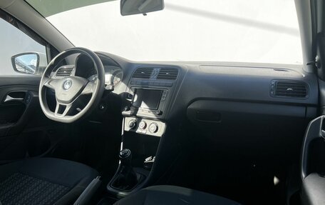 Volkswagen Polo VI (EU Market), 2017 год, 1 200 000 рублей, 14 фотография