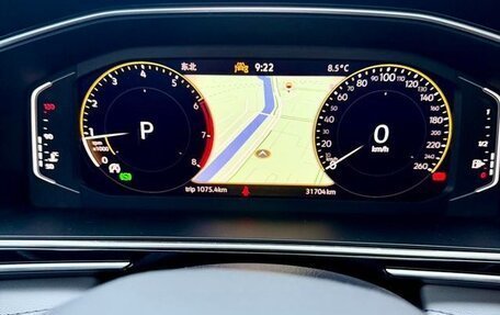 Volkswagen Tiguan II, 2022 год, 2 430 000 рублей, 13 фотография