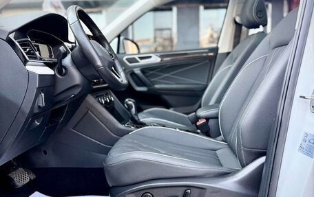 Volkswagen Tiguan II, 2022 год, 2 430 000 рублей, 19 фотография