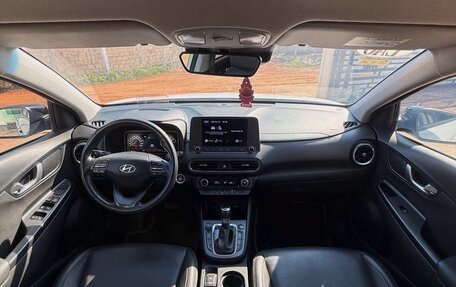 Hyundai Kona I, 2023 год, 1 680 000 рублей, 10 фотография