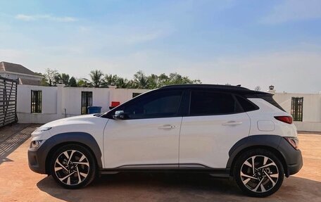 Hyundai Kona I, 2023 год, 1 680 000 рублей, 4 фотография