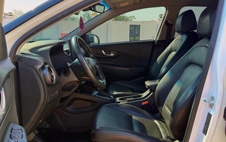 Hyundai Kona I, 2023 год, 1 680 000 рублей, 8 фотография