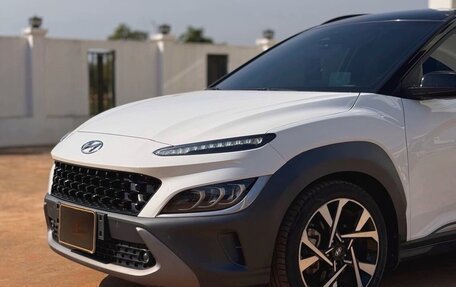 Hyundai Kona I, 2023 год, 1 680 000 рублей, 2 фотография