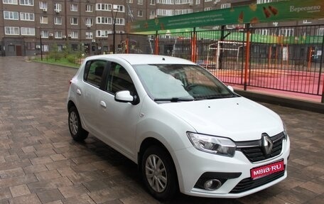 Renault Sandero II рестайлинг, 2018 год, 950 000 рублей, 1 фотография