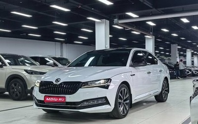 Skoda Superb III рестайлинг, 2021 год, 1 900 000 рублей, 1 фотография