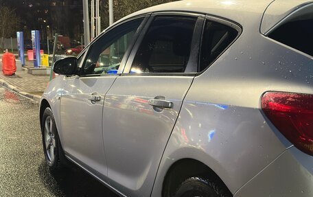 Opel Astra J, 2011 год, 700 000 рублей, 5 фотография