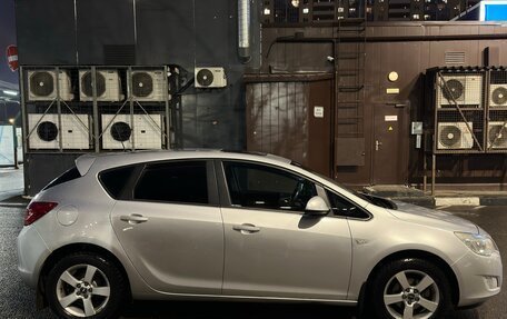 Opel Astra J, 2011 год, 700 000 рублей, 9 фотография