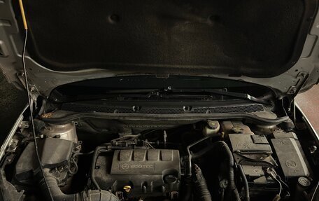 Opel Astra J, 2011 год, 700 000 рублей, 24 фотография