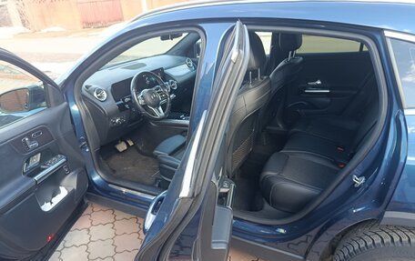 Mercedes-Benz GLA, 2020 год, 2 750 000 рублей, 15 фотография