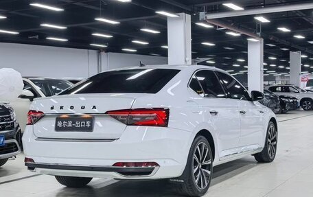 Skoda Superb III рестайлинг, 2021 год, 1 900 000 рублей, 4 фотография