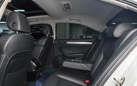 Skoda Superb III рестайлинг, 2021 год, 1 900 000 рублей, 12 фотография