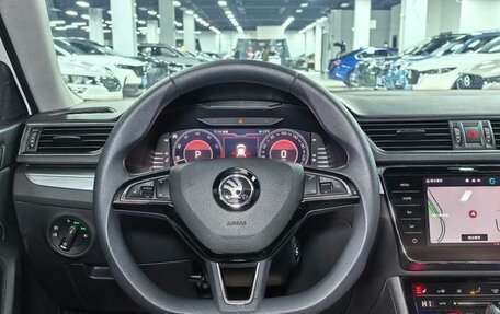 Skoda Superb III рестайлинг, 2021 год, 1 900 000 рублей, 16 фотография