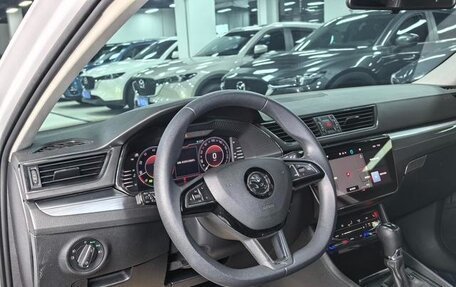 Skoda Superb III рестайлинг, 2021 год, 1 900 000 рублей, 17 фотография