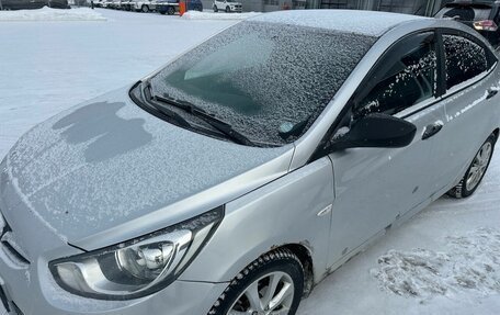 Hyundai Solaris II рестайлинг, 2011 год, 590 000 рублей, 3 фотография