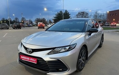 Toyota Camry, 2021 год, 2 990 000 рублей, 1 фотография
