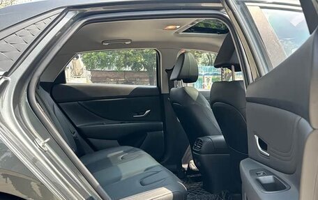 Hyundai Elantra, 2023 год, 1 400 000 рублей, 14 фотография