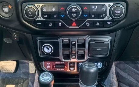 Jeep Wrangler, 2021 год, 7 177 000 рублей, 17 фотография