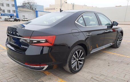 Skoda Superb III рестайлинг, 2023 год, 2 220 000 рублей, 5 фотография