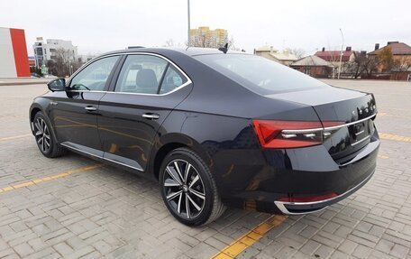 Skoda Superb III рестайлинг, 2023 год, 2 220 000 рублей, 4 фотография