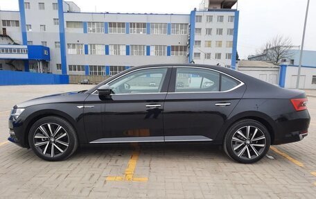 Skoda Superb III рестайлинг, 2023 год, 2 220 000 рублей, 3 фотография