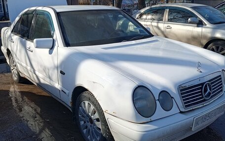 Mercedes-Benz E-Класс, 1998 год, 120 000 рублей, 2 фотография