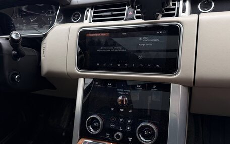 Land Rover Range Rover IV рестайлинг, 2018 год, 5 800 000 рублей, 10 фотография