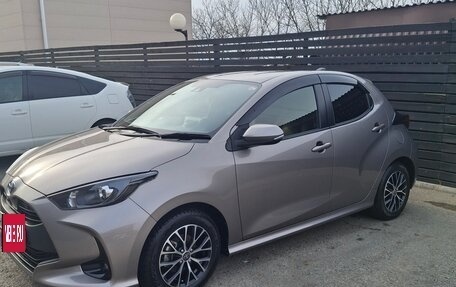 Toyota Yaris, 2021 год, 1 200 000 рублей, 3 фотография