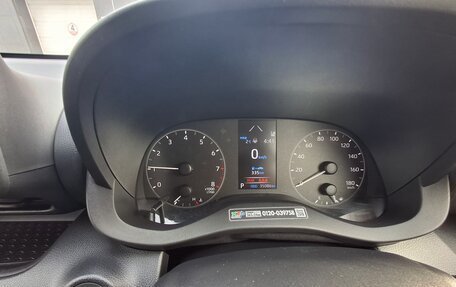 Toyota Yaris, 2021 год, 1 200 000 рублей, 7 фотография