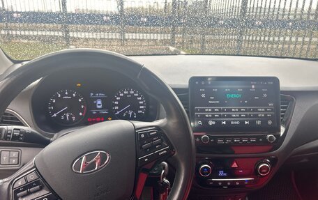 Hyundai Solaris II рестайлинг, 2018 год, 1 350 000 рублей, 10 фотография