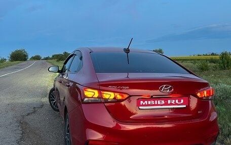 Hyundai Solaris II рестайлинг, 2018 год, 1 350 000 рублей, 21 фотография