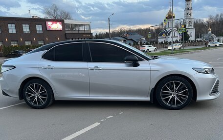 Toyota Camry, 2021 год, 2 990 000 рублей, 5 фотография