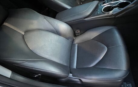 Toyota Camry, 2021 год, 2 990 000 рублей, 14 фотография