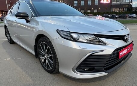 Toyota Camry, 2021 год, 2 990 000 рублей, 2 фотография