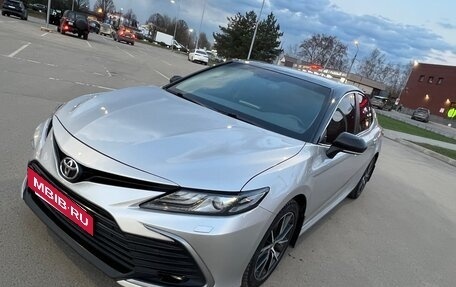 Toyota Camry, 2021 год, 2 990 000 рублей, 3 фотография