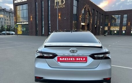 Toyota Camry, 2021 год, 2 990 000 рублей, 10 фотография