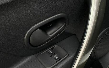 Renault Logan II, 2019 год, 1 049 000 рублей, 16 фотография