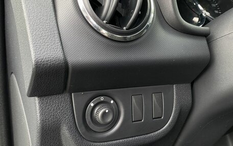 Renault Logan II, 2019 год, 1 049 000 рублей, 17 фотография