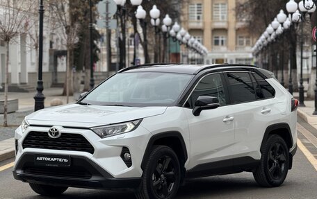 Toyota RAV4, 2021 год, 3 950 000 рублей, 1 фотография