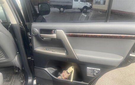 Toyota Land Cruiser 200, 2010 год, 3 100 000 рублей, 11 фотография